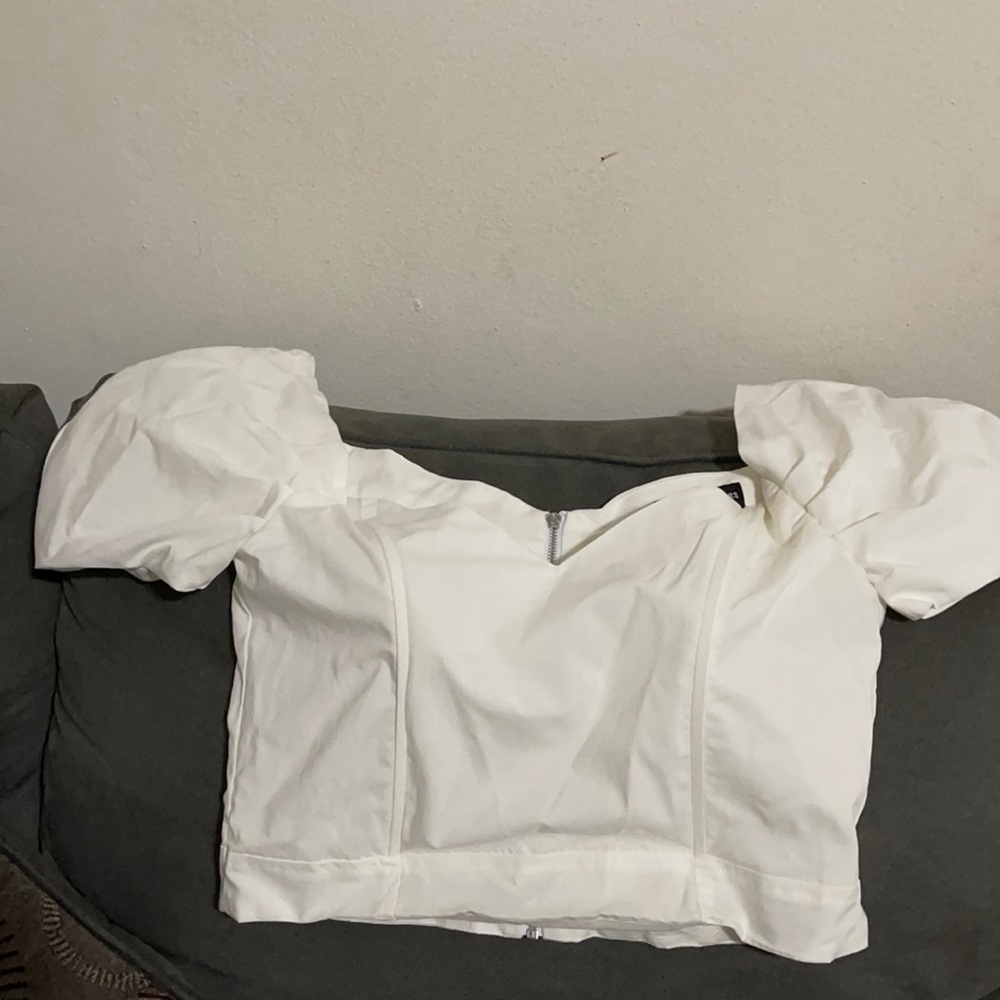 Puffed Sleeves Crop Top